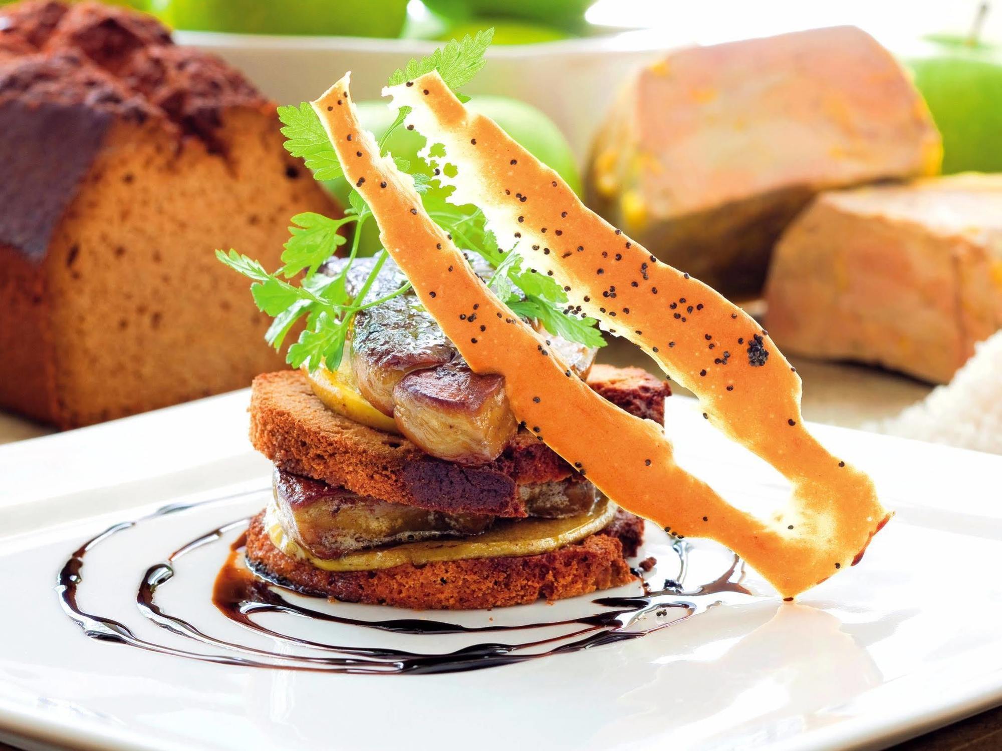 Logis Hotel Restaurant Les Cedres Joyeuse Bagian luar foto